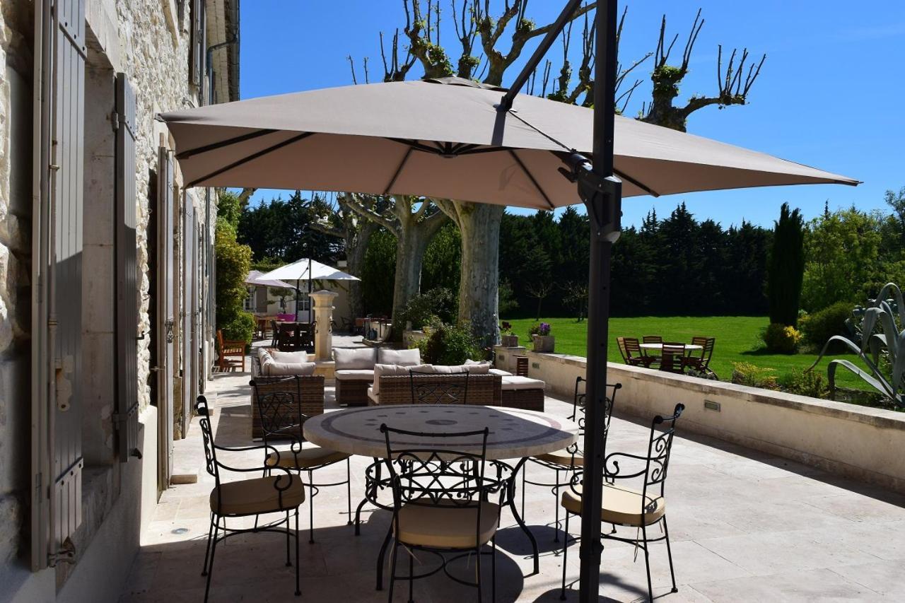 La Bastide Des Amouriers Caumont-sur-Durance Exterior photo