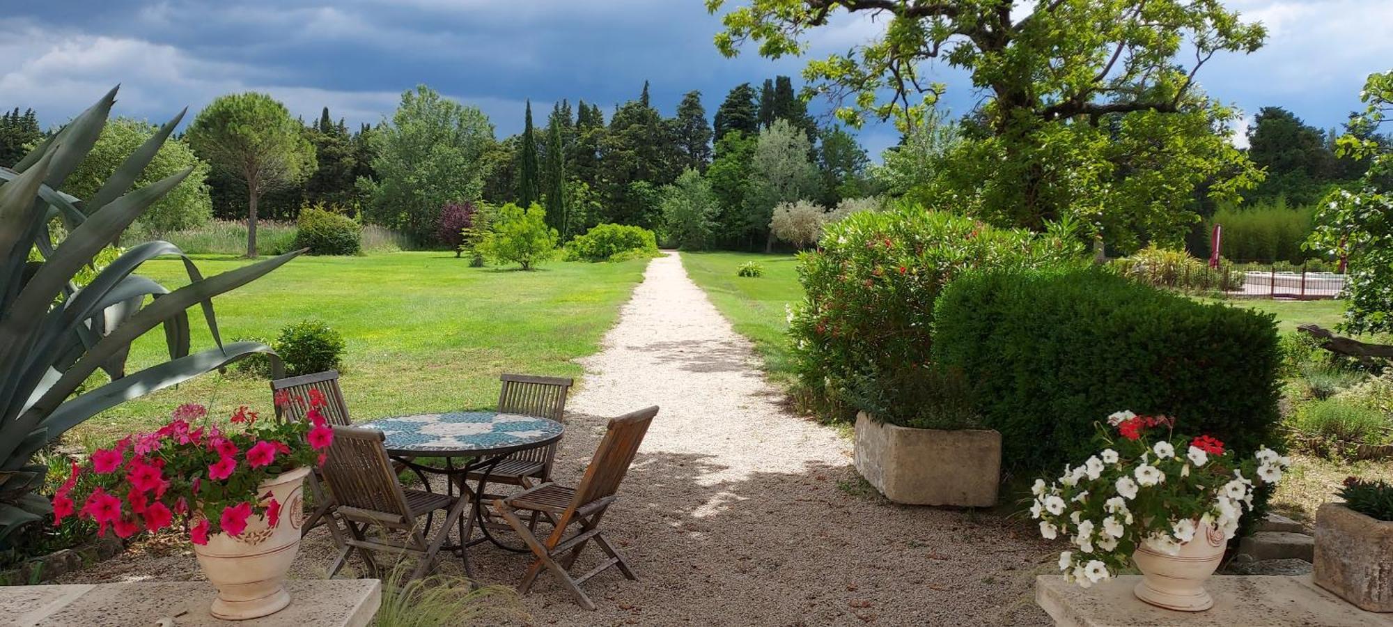 La Bastide Des Amouriers Caumont-sur-Durance Exterior photo