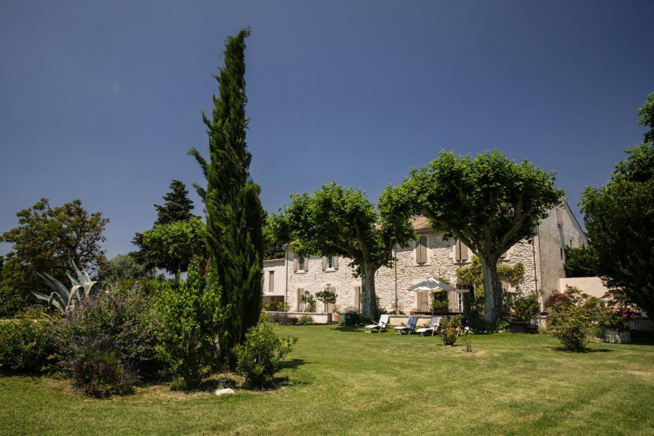 La Bastide Des Amouriers Caumont-sur-Durance Exterior photo